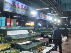 -渔人湾码头海鲜市场负二楼