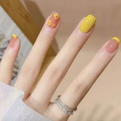 -安吉拉·纤纤玉指美甲美睫创意中心