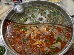 -黄利砖万峰林布依特色酸笋牛肉馆