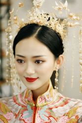 -红馆妆造(中央大街店)