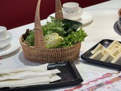 -牛员外鲜切牛肉火锅