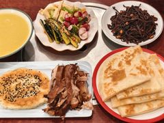 -聚首堂·特色小吃·肘子·炙子烤肉烤串(什刹海德胜门店)