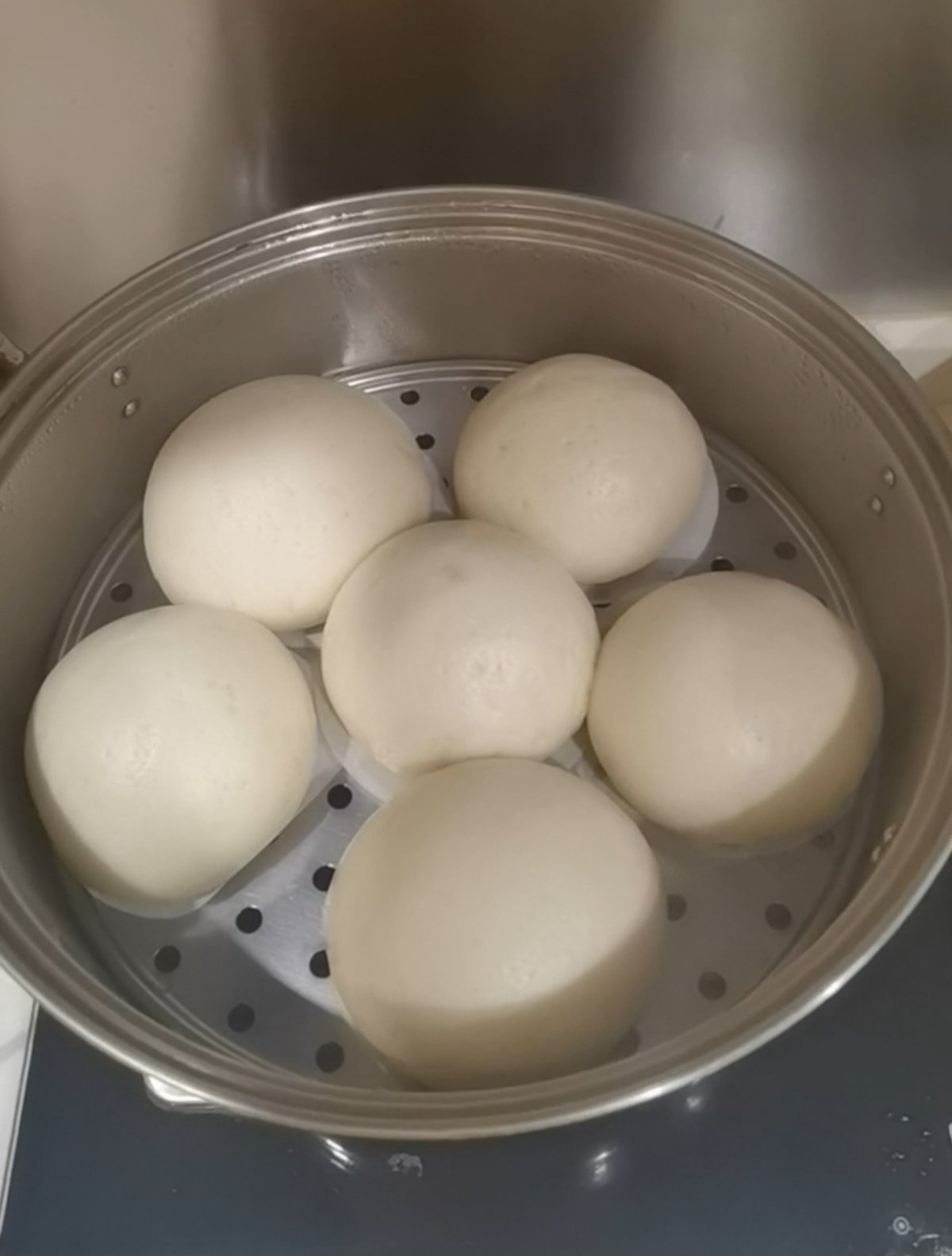 一对又白又大的馒头视频