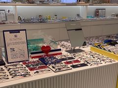 -J-Optical佳视明眼镜·蔡司视觉(青岛金茂览秀城店)