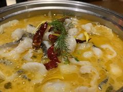 -吴越荣记苏州菜·松鼠桂鱼100%活鱼现做(斜塘老街店)