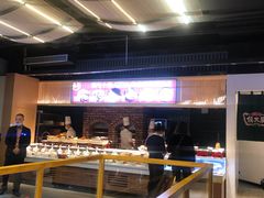 面包甜点陈列柜-鸽子侯·家宴·平价海鲜(市图书馆店)