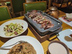 -娜仁图雅蒙古美食村(33小镇店)
