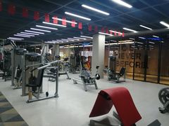 -立峰超越健身中心(先天下店)