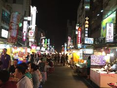 -六合夜市