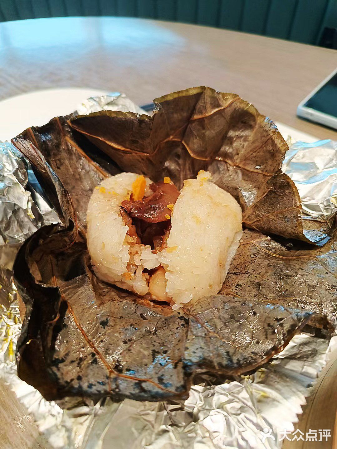 美食、江景与奢华的完美融合体验
