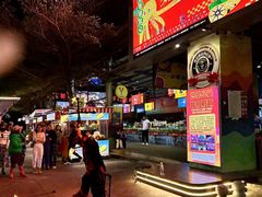 -三亚火车头万人海鲜广场