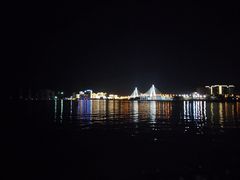 -万绿园