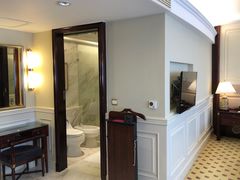 -深圳富苑皇冠假日套房酒店