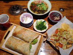 -八月美食小馆(银泰城总店)