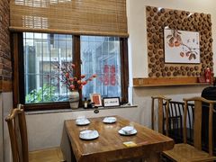 -东来菜馆•手抓海鲜家常菜•海鲜锅贴(鸽子窝店)