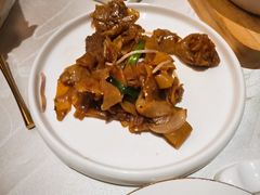 避风塘干炒牛河-十二粤味·顺德菜·烧鹅点心(五四广场店)