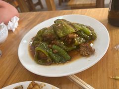 肉沫油焖尖椒-小叶大馅饺子城