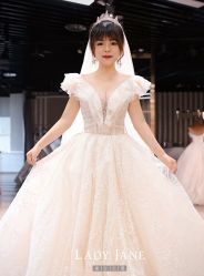-Lady  Jane高端婚纱礼服馆