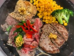 鸡排拼特选牛肉及汉堡排-胡椒厨房(学府凯德店)