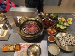 -草家酱蟹炭火烤肉店(珲春南路二店)