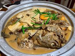 东来烧杂鱼-东来菜馆•手抓海鲜家常菜•海鲜锅贴(鸽子窝店)