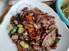 腊八蒜炒猪肝-95号酱骨·一块豆腐(展春园西路店)