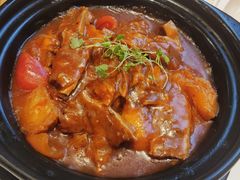 番茄砂锅牛腩煲-巷子宽·酸菜鱼(迪士尼小镇店)