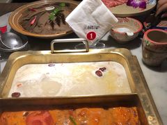 -尚尚仙·酸汤猪手·猪肚鸡火锅(华联万柳购物中心店)