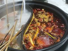 鸳鸯锅底-俭让佬妈现卤串串(温江总店)