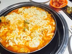 -三清洞摩西韩式年糕火锅(威高广场店)