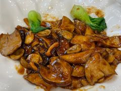 黑蒜烧真菌-鸿运楼烤鸭店(天桥店)