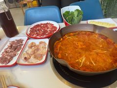 -毛辣果·贵州红酸汤牛肉火锅(西单店)