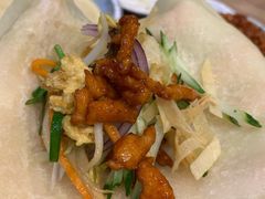 卷好的饼-合合春饼·酱骨·东北菜(潘家园店)