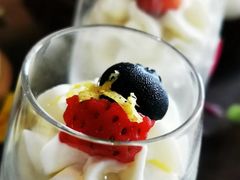 柠檬果冻配罗勒奶油和浆果-Mercato莫卡多露台餐厅与酒吧(K11店)