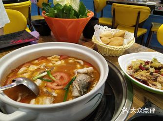 囤了套餐，两个人去吃的，分量够了，但是比以前份量要少