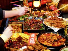 -何师烧烤Pro ·江湖川菜·小龙虾·精酿啤酒(太古里旗舰店)
