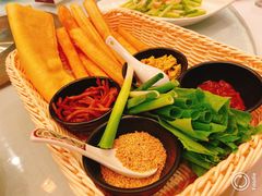 -老船夫婚宴婚庆会馆(延吉路店)