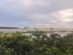 -亮河湾山庄