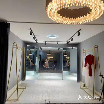 这是一个很值得打卡的婚纱礼服馆 1