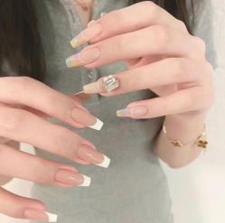 -悦指间美甲美睫