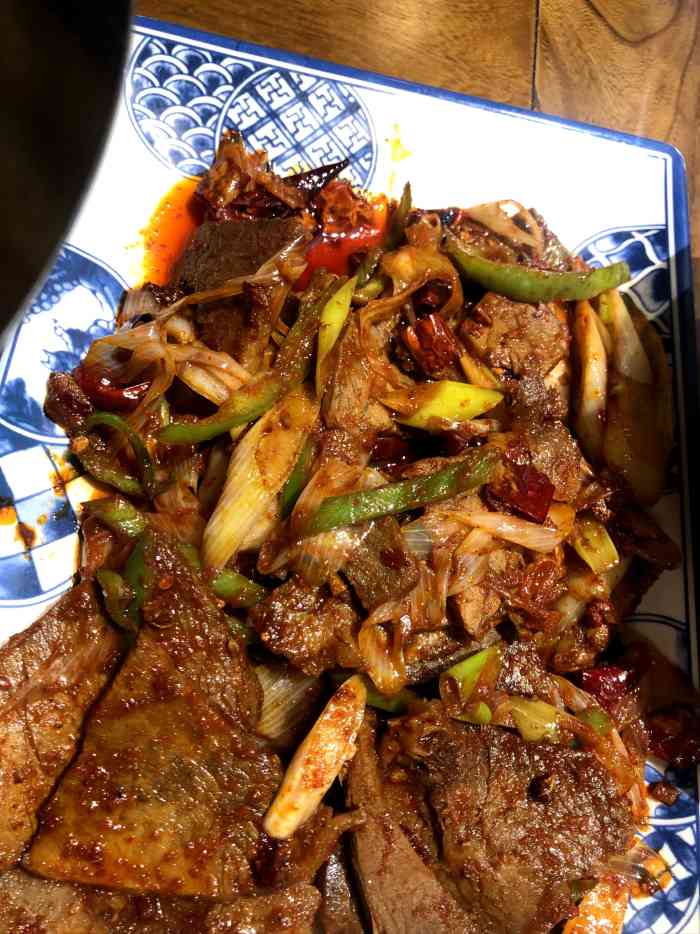 陈聚德牛肉(团结南路店)-"回家整理照片才发现我老公一个大手挡住了主