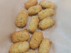 -达美乐比萨(南京路店)