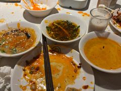 -茅草房·河畔园林火锅