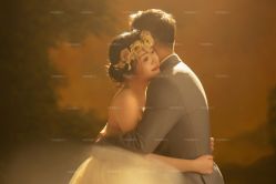 -雪中彩影婚纱摄影·微光艺术中心