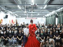 课外活动-首脑美容美发化妆美甲培训学校(龙岗校区)