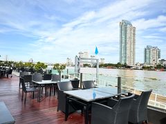 -曼谷湄南河畔华美达广场酒店