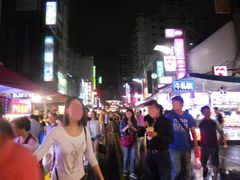 -六合夜市