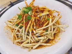 凉拌折耳根-渝君重庆火锅(嘉宾路店)