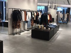 -URBAN REVIVO(七宝领展广场店)