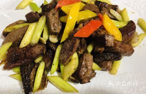 Asparagus and Lamb Tripe Stir-fry with Australian Beef